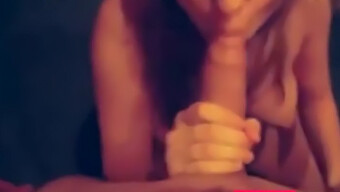 Facial Pov De Una Mujer Traviesa Recibiendo Semen En Su Cara