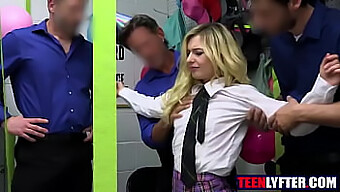 Jovem Loira Ladra É Pega E Gangueada Por Seguranças Em Pov