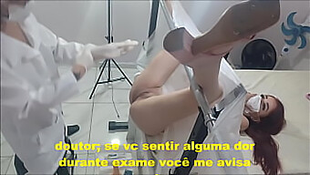 Médica Amadora Examina Paciente E Penetra Sua Vagina