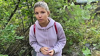 Teen Gina Gerson Wird Beim Öffentlichen Wasserlassen Erwischt Und Zum Sex Gezwungen