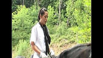 Jovencitas Cabalgando: Escena 6