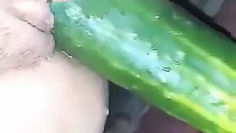 Amateur Asian Teen'S Intense Orgasm With Vegetable Toy